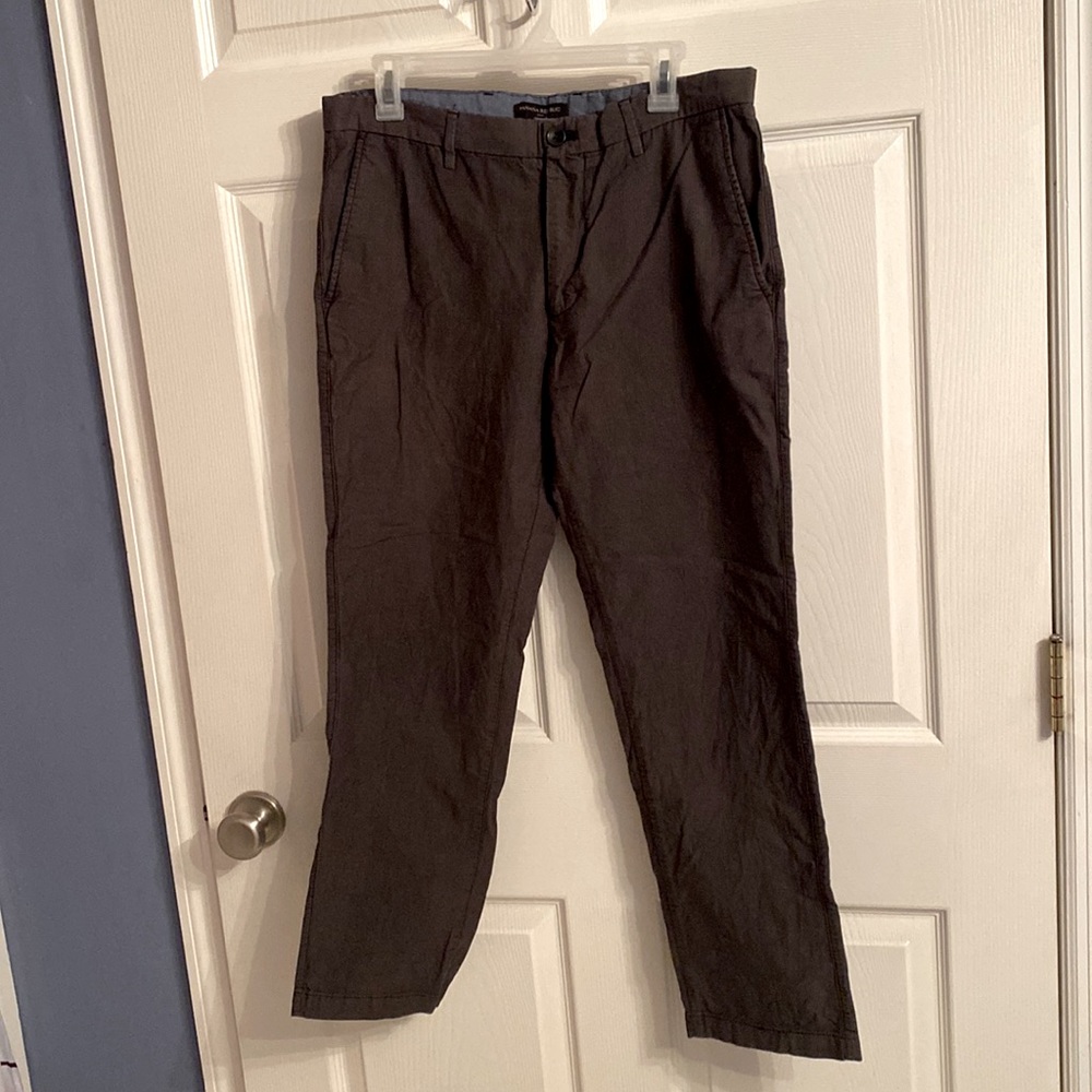 Banana Republic Aiden Fit size 33 waist men’s pant.